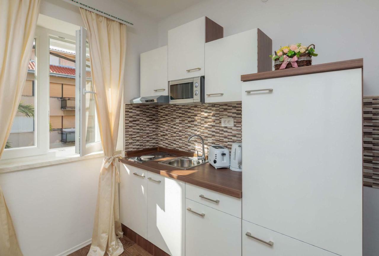 Helena Appartement *